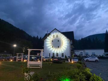 Фотографии Отель Hotel Pastravaria Popas г. Стацьюня-Климатерикэ-Сымбэта (Румыния) №4 Фото Отель Hotel Pastravaria Popas г. Стацьюня-Климатерикэ-Сымбэта 4