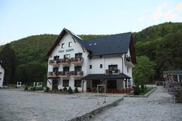 Фото номера Одноместный номер Отель Hotel Pastravaria Popas г. Стацьюня-Климатерикэ-Сымбэта 27