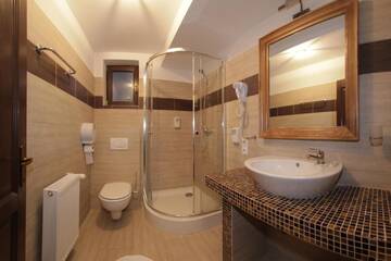 Фото номера Двухместный номер с 1 кроватью и видом на горы Отель Hotel Pastravaria Popas г. Стацьюня-Климатерикэ-Сымбэта 5